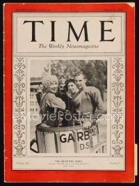 9s104 TIME magazine August 15, 1932 wacky image of The Marx Bros. in garbage can chariot!