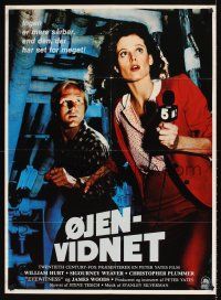 9t406 EYEWITNESS Danish '81 William Hurt has seen too much, news reporter Sigourney Weaver!