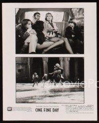 9y762 ONE FINE DAY 4 8x10 stills '96 Michelle Pfeiffer, George Clooney, director Hoffman candid!