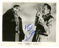 1c014 VINCENT PRICE signed 8x10 still '63 great image with Boris Karloff from Poe's The Raven!