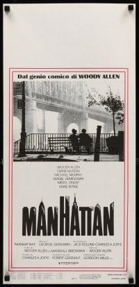 1h091 MANHATTAN Italian locandina '79 classic image of Woody Allen & Diane Keaton by bridge!