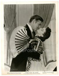 1m229 GONE WITH THE WIND 8x10 still R47 romantic close up of Clark Gable & pretty Vivien Leigh!