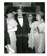 1m461 MUTINY ON THE BOUNTY candid 8x10 still '62 Debbie Reynolds, Brando & Tarita at premiere!