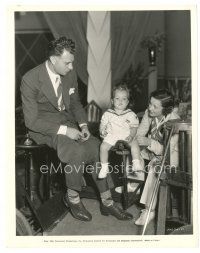 1m722 WESLEY RUGGLES candid 8x10 still '34 with his wife actress Arline Judge & their baby son!