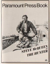 1x626 HUNTER pressbook '80 great image of bounty hunter Steve McQueen!