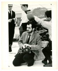 2g069 2001: A SPACE ODYSSEY candid 8x10 still '68 Stanley Kubrick by Cinerama camera, incredible!