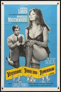2j989 YESTERDAY, TODAY & TOMORROW 1sh '64 sexy Sophia Loren, Marcello Mastroianni, De Sica
