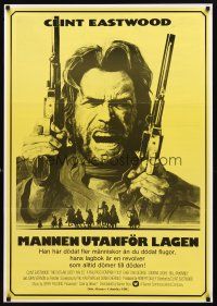 3b215 OUTLAW JOSEY WALES Swedish '76 Clint Eastwood is an army of one, cool double-fisted artwork!