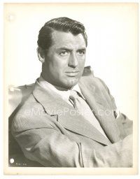 3c153 CARY GRANT 8x10 key book still '40s great intense seated portrait of the great actor!