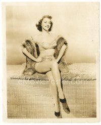 3c252 UNKNOWN ACTRESS 8x10 key book still '50s seated c/u in bathing suit, please help identify!