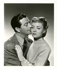 3c399 HIGH WALL 8x10 still '48 Robert Taylor tries to romance uninterested Audrey Totter!