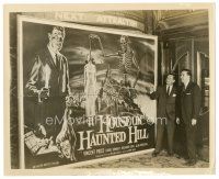 3c417 HOUSE ON HAUNTED HILL candid 8x10 still '59 theater owner displaying giant movie poster!