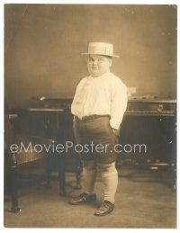 3c484 JOE COBB deluxe 7.25x9.5 still '20s full-length portrait wearing skimmer w/ hands in pockets!