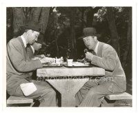 3c549 LIFE OF HER OWN candid 8x10 key book still '50 c/u of Ray Milland eating lunch outdoors!
