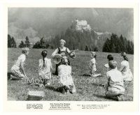 3c843 SOUND OF MUSIC 8x10 still '65 c/u of Julie Andrews playing guitar in circle of children!