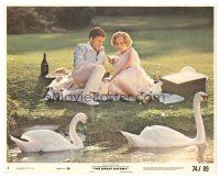 3c368 GREAT GATSBY 8x10 mini LC #2 '74 Robert Redford & Mia Farrow with swans at picnic!