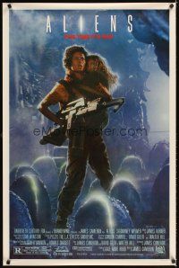 3f039 ALIENS 1sh '86 James Cameron, Signourney Weaver as Ripley, this time it's war!