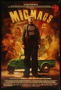 3f509 MICMACS 1sh '09 Micmacs a tire-larigot, Dany Boon, Andre Dussollier, cool image!