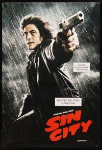 3f700 SIN CITY teaser 1sh '05 Frank Miller, cool image of Benicio Del Toro as Jackie Boyt