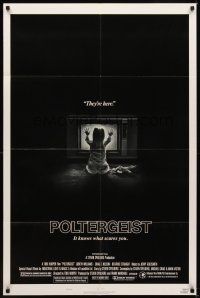 3g641 POLTERGEIST style B 1sh '82 Tobe Hooper, classic, they're here, Heather O'Rourke by TV!