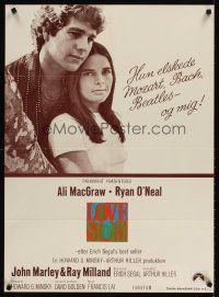 4a587 LOVE STORY Danish '71 great romantic close up of Ali MacGraw & Ryan O'Neal!
