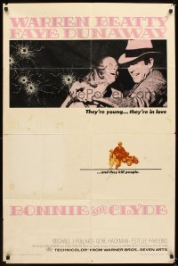 4m103 BONNIE & CLYDE 1sh '67 notorious crime duo Warren Beatty & Faye Dunaway young & in love!