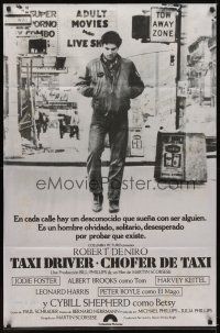 4s210 TAXI DRIVER Argentinean '76 classic c/u of Robert De Niro walking, Martin Scorsese!