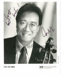 5a428 YO-YO MA signed 8x9.75 publicity still '90s smiling portrait of the famous cello player!