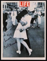 5a684 CARL MUSCARELLO signed color 8x10.5 REPRO still '90s he says he's the Life mag kissing sailor
