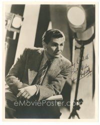5a562 JOHN GARFIELD signed deluxe 8x10 still '39 great candid portrait on the set under lights!