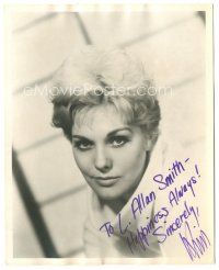 5a569 KIM NOVAK signed deluxe 8x10 still '60s head & shoulders close up of the sexy actress!