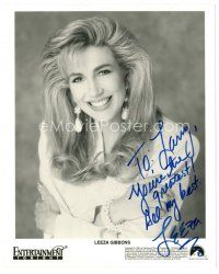 5a575 LEEZA GIBBONS signed TV 8x10 still '91 great smiling portrait of the TV talk show hostess!