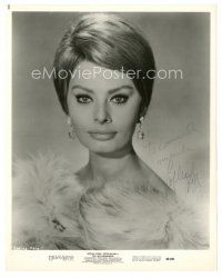 5a629 SOPHIA LOREN signed 8x10 still '60 glamorous head & shoulders c/u from The Millionairess!