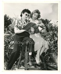 5d122 ADVENTURE candid deluxe 8x10 still '45 Greer Garson goes over a scene with script girl!