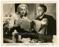 5d160 BAD & THE BEAUTIFUL 8x10 still '53 sexy Lana Turner goes over script with Kirk Douglas!