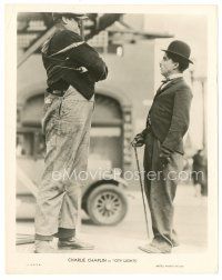 5d243 CITY LIGHTS 8x10 still '31 Charlie Chaplin in Tramp outfit with hat & cane by huge Mann!