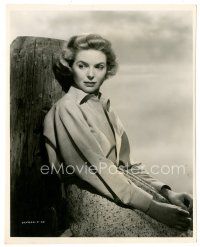 5d332 DOROTHY MCGUIRE 8x10 key book still '54 close up of the pretty actress leaning against post!