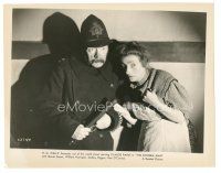 5d476 INVISIBLE MAN 8x10 still R1947 James Whale, H.G. Wells, c/u of terrified cop & Una O'Connor!