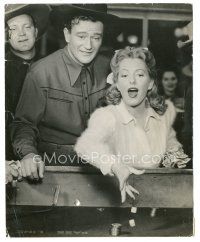 5d566 LADY TAKES A CHANCE 7.5x9.5 still '43 Jean Arthur & John Wayne gambling at craps by Miehle!