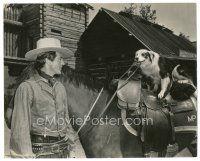 5d713 NORTH WEST MOUNTED POLICE candid 7.75x9.5 still '40 Gary Cooper & his dog by Richardson!