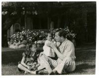 5d801 ROBERT YOUNG 7.5x9.5 still '30s outside at home with daughters Carol Ann & Barbara Queen!