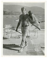 5d817 RYAN O'NEAL 8x10 still '69 barechested c/u by the ocean saying goodbye to Peyton Place!