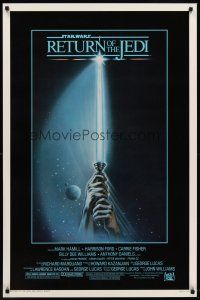 6g628 RETURN OF THE JEDI 1sh '83 George Lucas classic, great artwork of hands holding lightsaber!