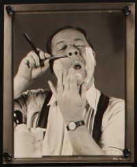 6f464 ROBERT BENCHLEY 6 7.25x9 stills '44 wacky shaving portraits by Fred Hendrickson!