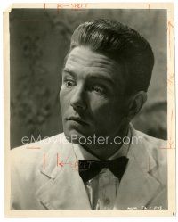 6m063 ALBERT FINNEY 8x10 still '64 close up as the disarming psychopath from Night Must Fall!