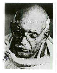 6t498 BEN KINGSLEY signed 8x10 REPRO still '90s super close up in costume as Gandhi!