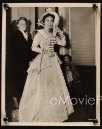 6z900 BEAU BRUMMELL 2 8x10 stills '54 Elizabeth Taylor candid + at fancy birthday party!