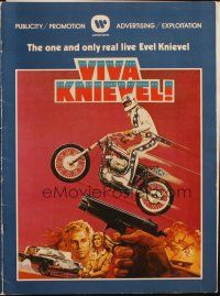 7k115 VIVA KNIEVEL pressbook '77 best artwork of the greatest daredevil jumping his motorcycle!