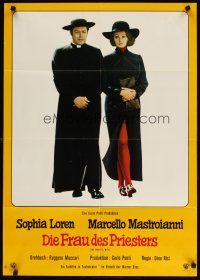 7m302 PRIEST'S WIFE German '70 sexy Sophia Loren walks with religious Marcello Mastroianni!