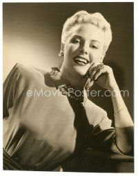 7s434 JANIS CARTER 7.25x9.5 still '40s head & shoulders portrait smiling really big w/cool jewelry
